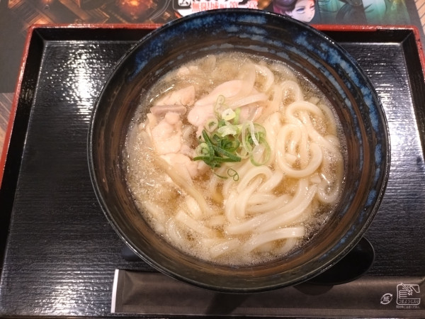 「鶏だしうどん780円」@鶏山劇場  ゆめが丘ソラトス店の写真