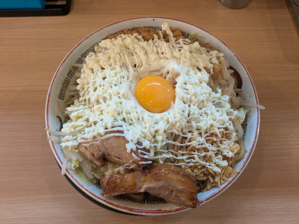 「大汁なし＋マヨネーズ」@豚山 栄店の写真