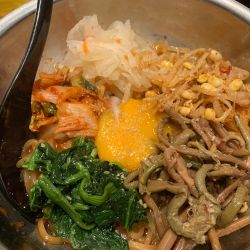 あのちゃんピリ辛混ぜ麺