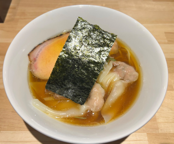 「中華そば (醤油)1200円+ワンタン200円」@麦処 八と丁の写真