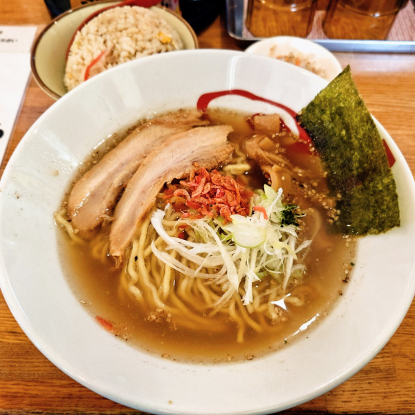 「塩らーめん＋半チャーハン」@やまがたらーめん きたもと屋の写真