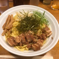 チャーシューしょうゆ油そば大盛り（1,200円）