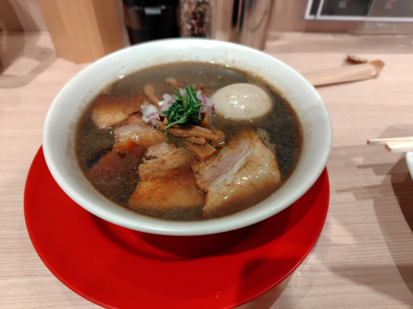 「味玉煮干しらーめん¥1180」@七彩飯店の写真