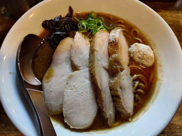 「鶏肉らーめん」@らーめん チキントの写真