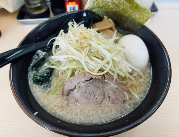 「ネギラーメン(醤油)＋味付たまご」@ラーメン屋 セキグチの写真