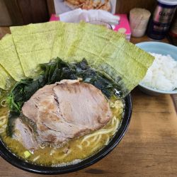 ラーメン 大盛り+のり+わかめ