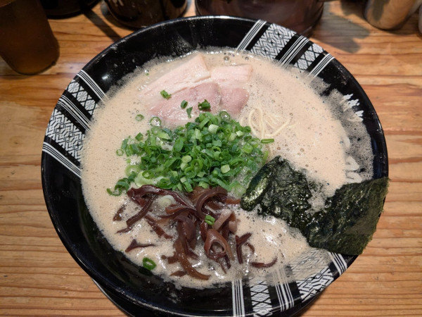 「ラーメン960円」@博多一双 祇園店の写真