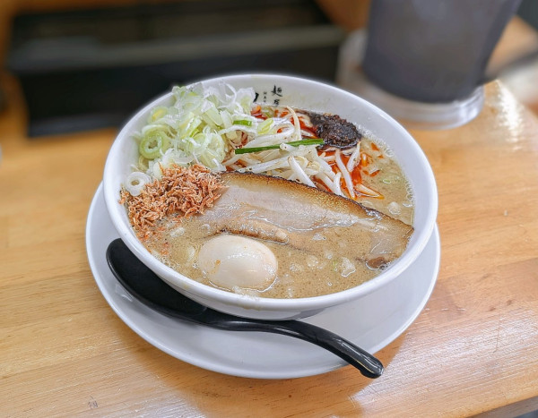 「えび辛味噌󠄀ラーメン【限定】」@麺屋 白神の写真