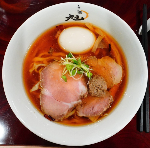 「醤油らぁ麺+味玉」@らぁ麺旭の写真