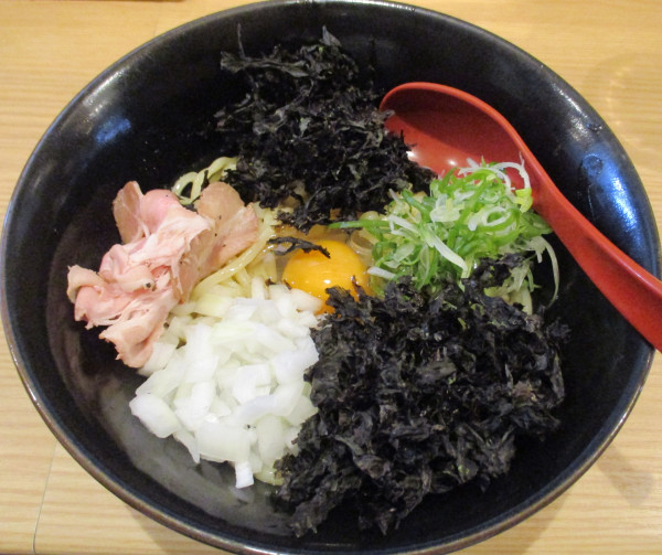 「<季節限定>焼きあごまぜそばDX 1180円」@焼きあご塩らー麺 たかはし 恵比寿店の写真