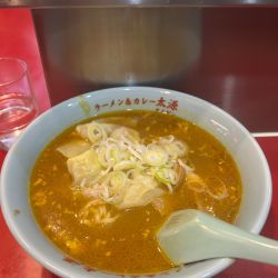 カレーワンタンメン