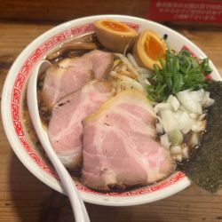 特背脂醤油らぁめん大盛