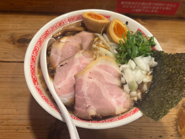 「特背脂醤油らぁめん大盛」@井田商店の写真