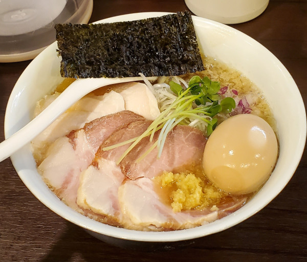 「背脂生姜中華そば」@麺や でこの写真