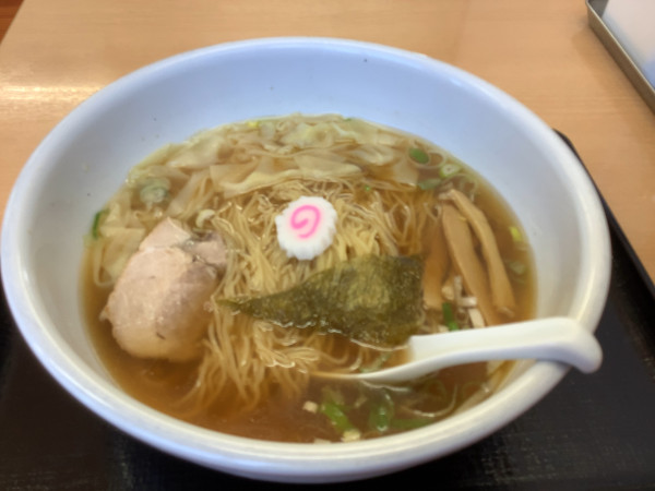 「ワンタン麺（小）900円」@らーめん どんぐりの写真