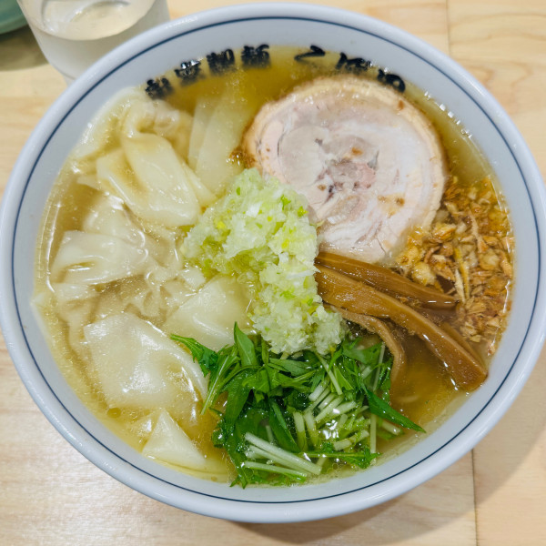 「塩ワンタンめん」@自家製麺 らーめんくぼ田 三ツ境店の写真