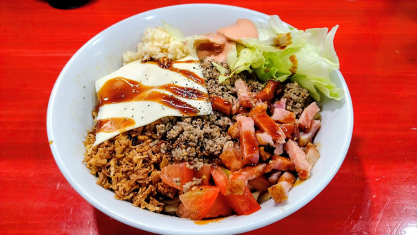 「【限定】ＢＬＴ(ニンニク・オーロラソース)」@ラーメン鷹の目 明大前店の写真