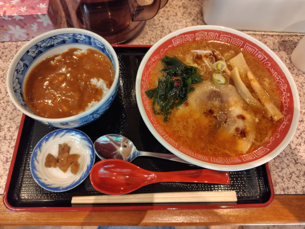 「味噌らーめんAセット（ミニカレー）1170円」@めん壱や グランワールドカップ鳥取店の写真