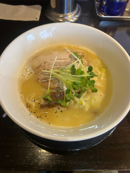 「まる重鶏白湯〈塩〉900円」@柳麺まる重の写真