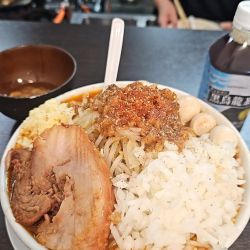 【限定】辛いラーメン（中）全マシ うずら タマネギ