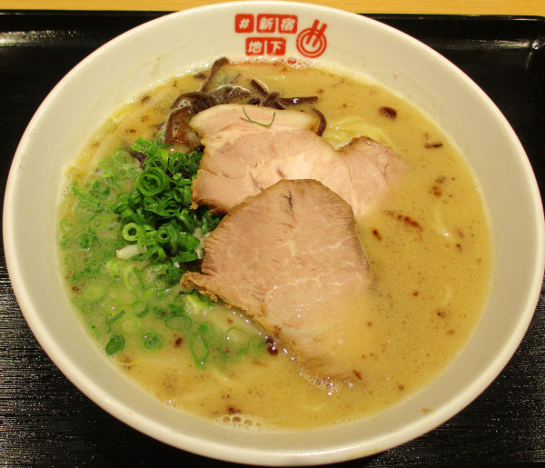「＜中村麺三郎商店＞鹿児島豚骨ラーメン　1300円」@#新宿地下ラーメンの写真