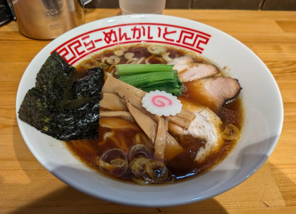 「しょうゆらーめん950円」@柳麺かいとの写真