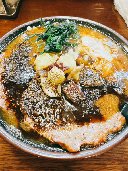 「秋のとき卵ガッツリBLACK」@ラーメン 大山家 昭島店の写真