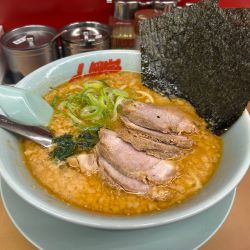 特製味噌チャーシューメン　のり　背脂ダブル　熱々　カタコイ