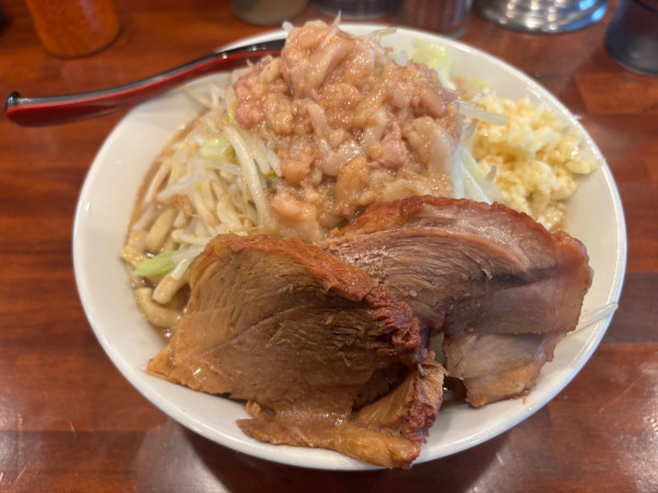 「ラーメン+しょうがねぇやつら」@自家製麺まる太の写真