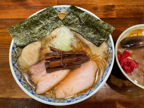 「奈つやの雲呑中華そば¥1,200茶碗カレー¥300」@奈つやの中華そばの写真