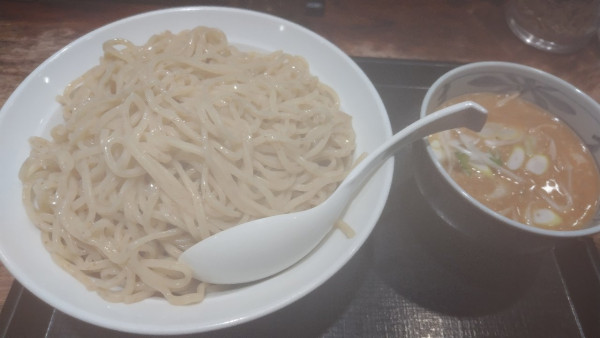 「令7·11·13メガ盛醤油肉つけ麺(1070円)」@壱鵠堂 つきみ野店の写真