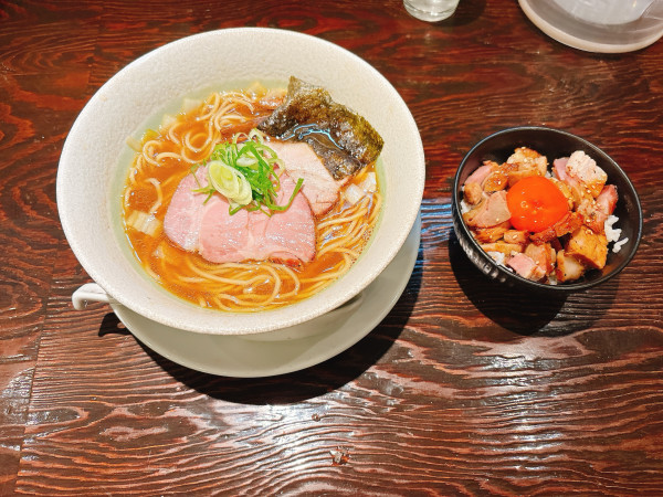 「中華そば醤油＋チャーシュー丼」@中華蕎麦 柳の写真