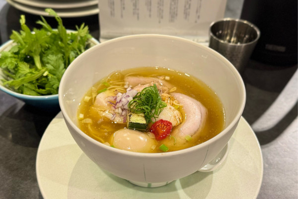 「特製塩ラーメン¥1900、森田農園春菊¥200」@Ramen 翡翠の写真