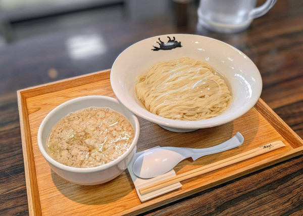 「背脂煮干し昆布水つけそば【限定】」@麺馳走オオカミの写真