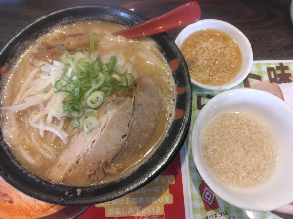 「みそラーメン1080円(選択太麺)背脂50円、ニンニク50円」@高なべの写真