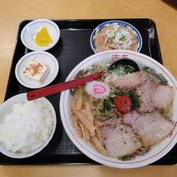 辛塩ラーメン　モツ定食　950+400