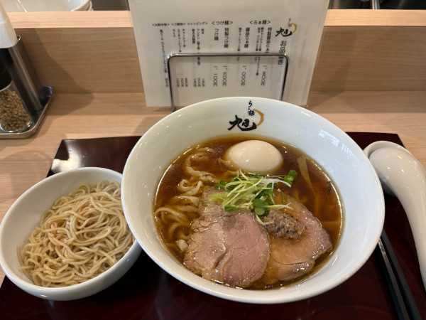 「醤油らぁ麺1000円　味玉150円　替え玉150円」@らぁ麺旭の写真