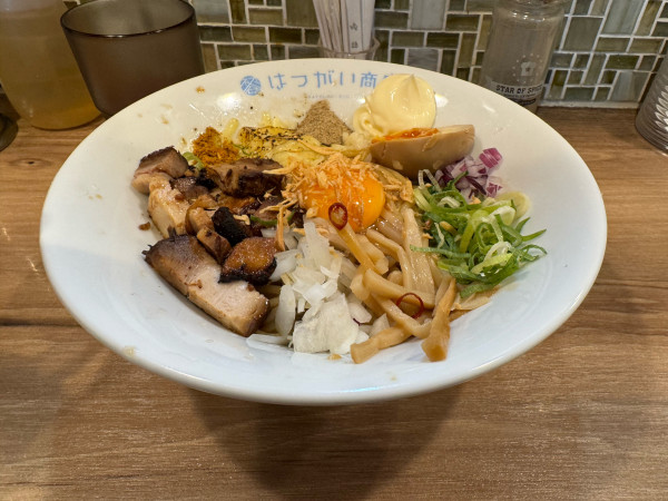 「カズ店長のまぜそば」@はつがい商店の写真