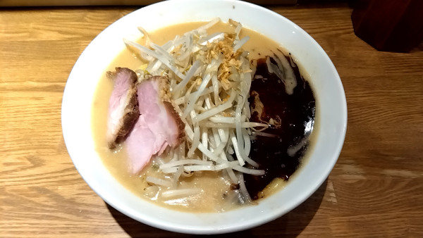 「鉄鍋黒味噌（９３０円）」@花木流味噌ラーメンの写真