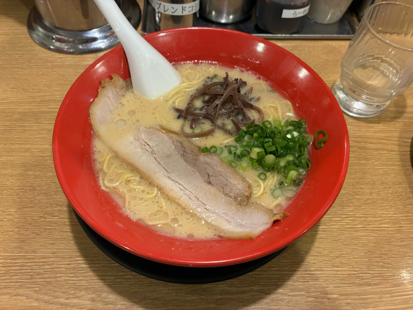 「特製ラーメン　630円」@豚骨ラーメン 福の軒の写真