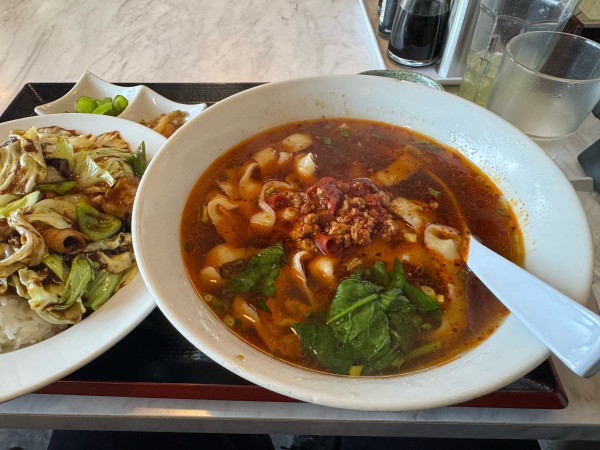 「麻辣刀削麺セット」@味香園 所沢店の写真
