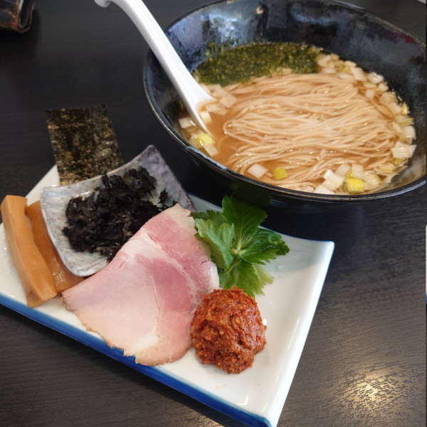 「辛味噌煮干中華蕎麦」@麺処まるは RISEの写真