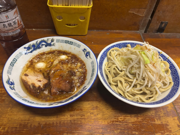 「えびつけ麺少なめ野菜少なめうずら」@蓮爾 新町一丁目店の写真