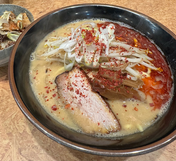 「辛味噌らーめん+ちゃーしゅー丼」@味噌らーめん屋 ちょりんの写真