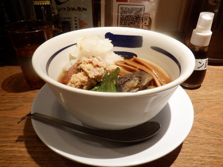 「夏野菜のさっぱり鬼おろし冷やし麺　並」@つけ麺専門店 三田製麺所 新宿東口店の写真