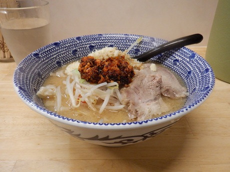「味噌ラーメン　小　１２０ｇ」@元祖極太塩焼きそば 三毛猫の写真
