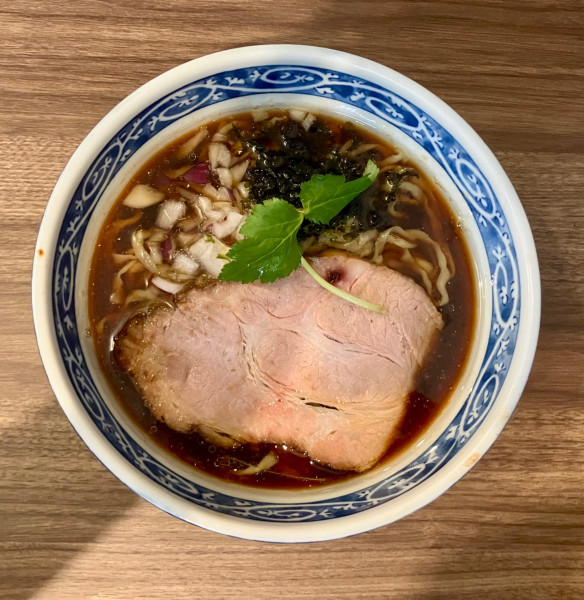 「淡麗煮干しラーメン(手揉み) 950円」@NOODLEパドルの写真