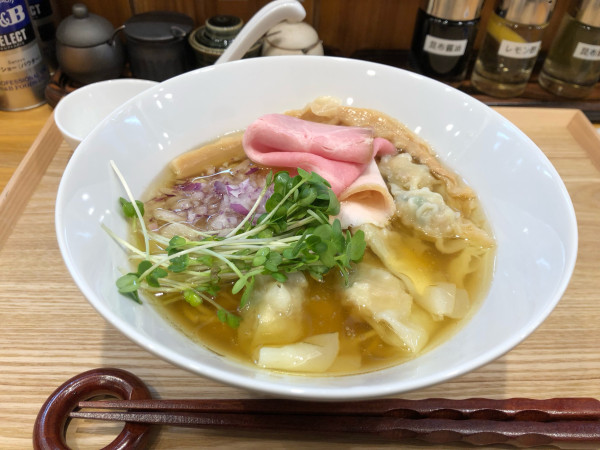 「ワンタン麺」@昭和らぁ麺 池袋サンシャイン通り店の写真