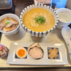 麺屋 八っすんばの画像