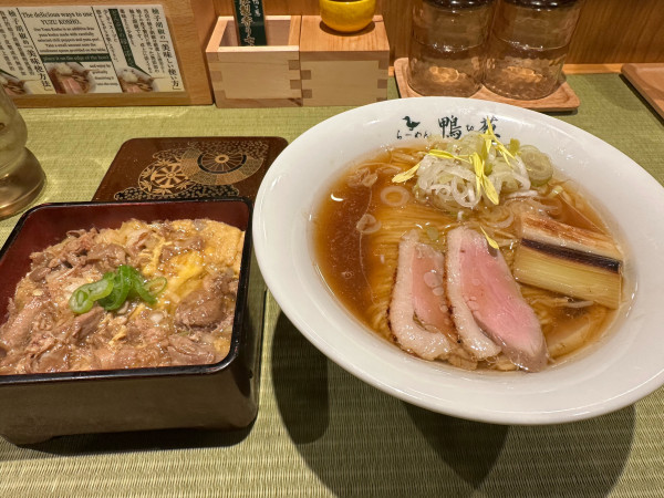「鴨らーめん+飲める親子丼」@らーめん 鴨to葱の写真